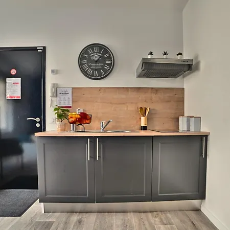 Paradis Bleu - Coeur De Ville, Tv 4k, Netflix, Fibre, Confortable, Calme Saintes